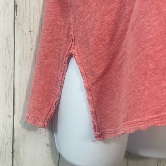 We The Free Linen Blend Over Size V-Neck Tee Extra Small - Picture 2 of 5